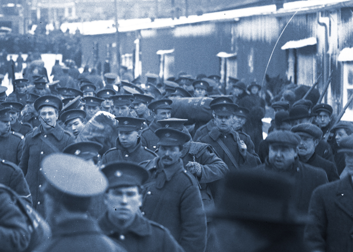 Members of the Newfoundland Regiment preparing to board ship in St. John’s, N.L., circa 1916