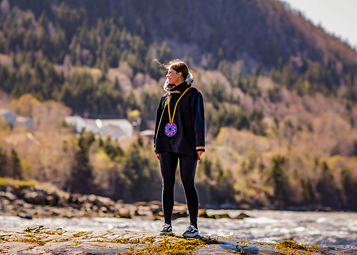 Meagan Musseau wearing L'nu Jacket on Elmastukwek / Ktaqmkuk territory, 2018.
PHOTO: Candace Kennedy