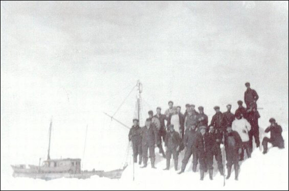 Port Union men at the seal hunt.