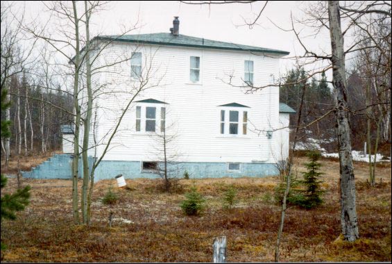 Maison de Percy Pickett à Centreville. La maison a été remorquée de Fair Island à Centreville en 1961.