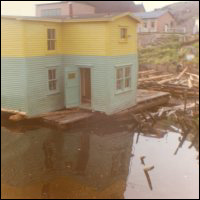 Maison de Jack Wadman, prête à flotter de Bar Haven à Southern Harbour (baie de Placentia)
