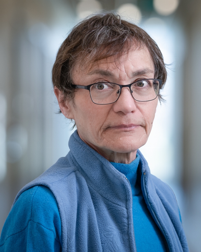 Dr. Hélène Volkoff