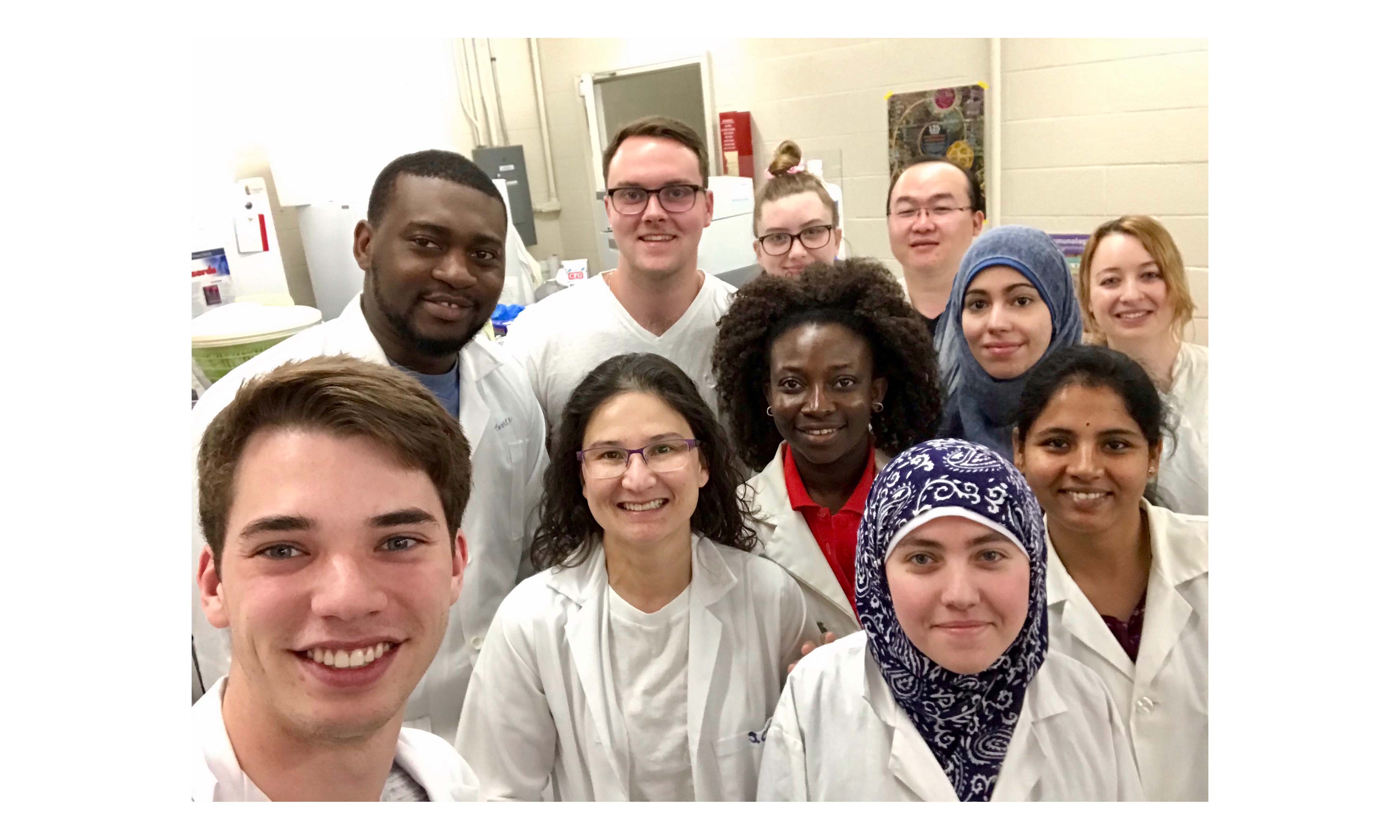 photo of lab members in the lab