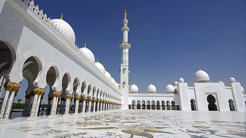 The open courtyard of the Sheikh Zayed Grand Mosque