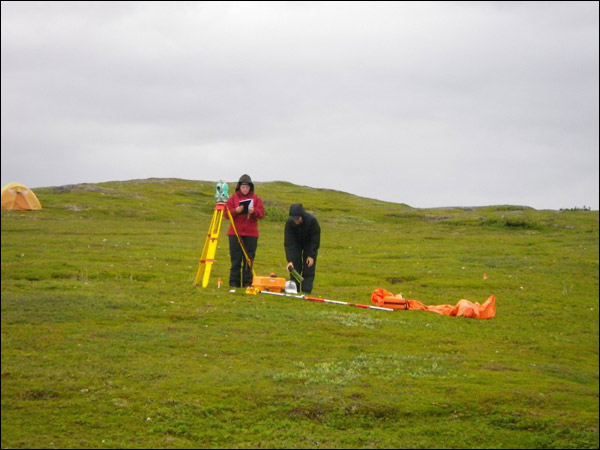 Robyn and Michelle laying out a grid