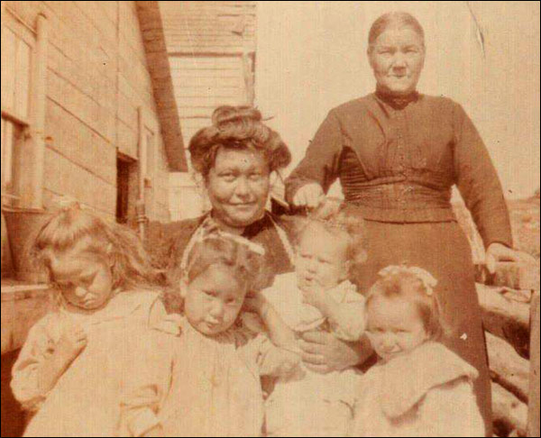 Curl Girls, Labrador