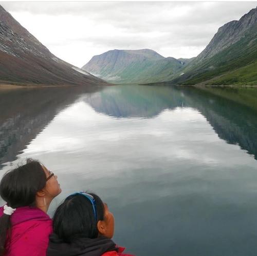 Megan (left) and her friend Ruth in the Torngat Mountains National Park