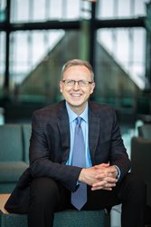 Dr. Simon Kirby