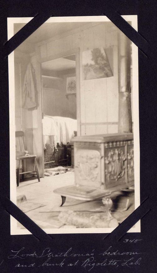 lord strathcona’s bedroom and bunk at rigolette