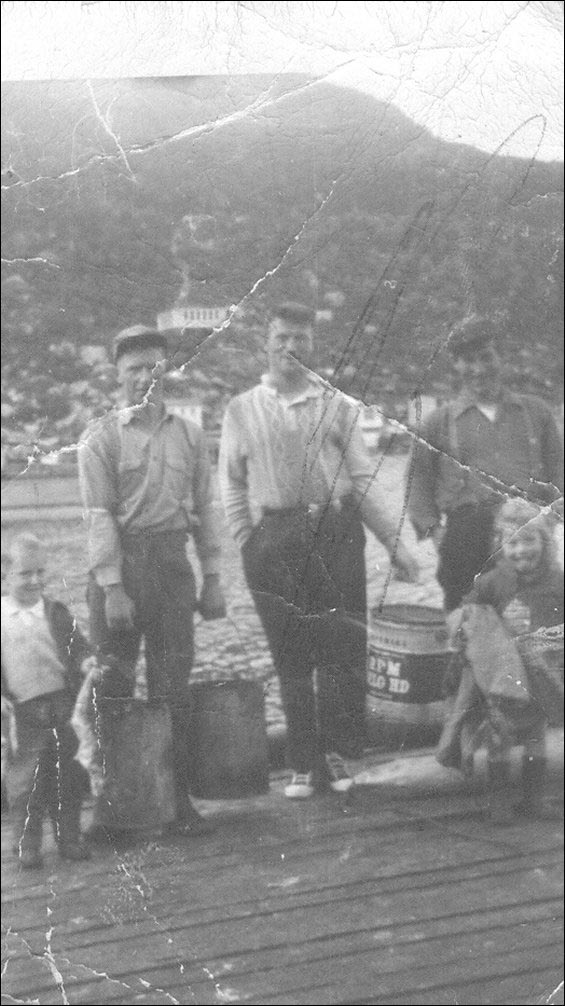 Randell family, Hooping Harbour