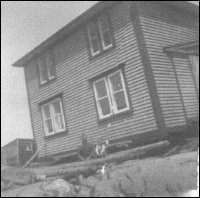 Maison de George et Jane Pickett, remorquée de Fair Island à Centreville (baie de Bonavista) 