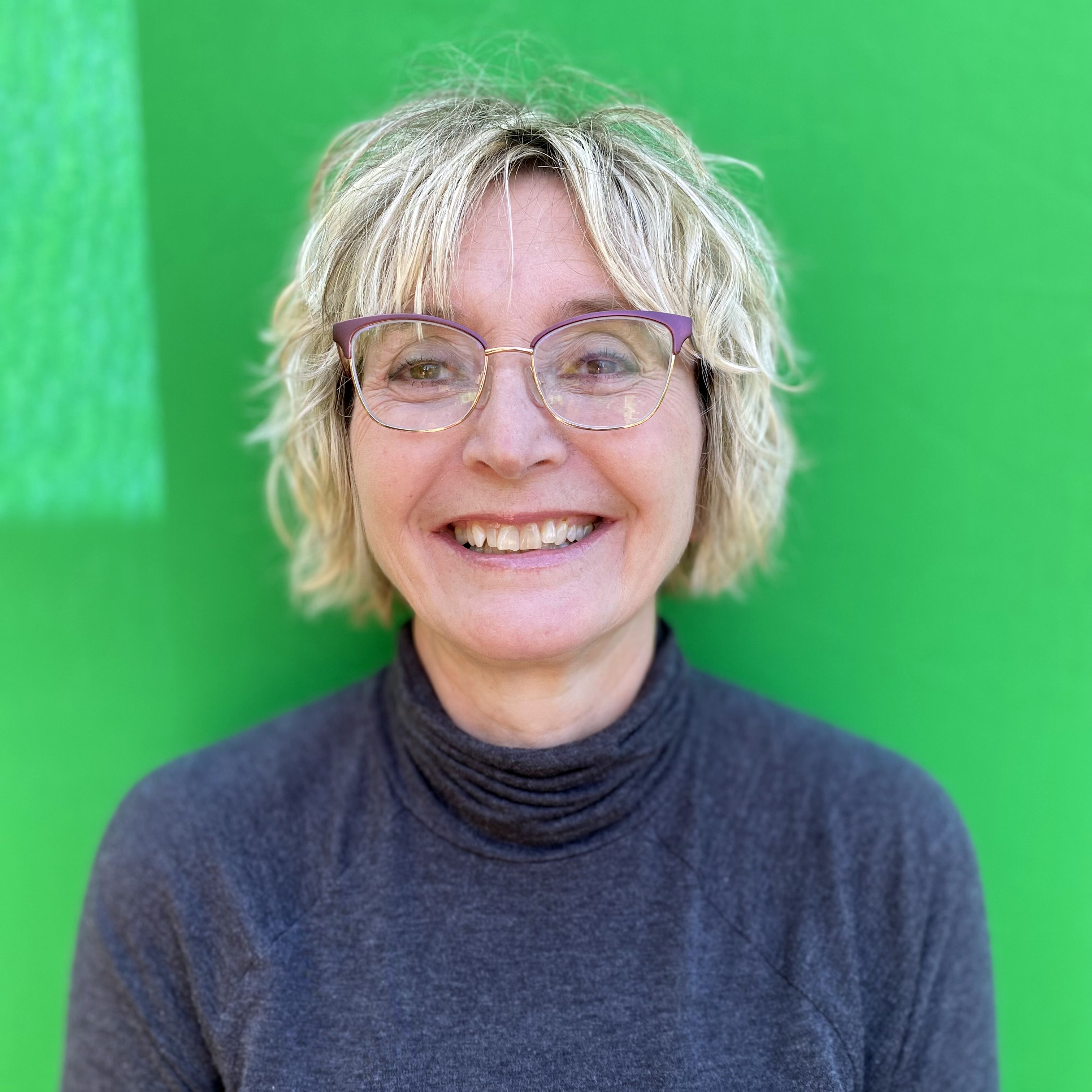 Photo of Dr. Leslie Phillips, a mom, pharmacist and instructor at the School of Pharmacy.