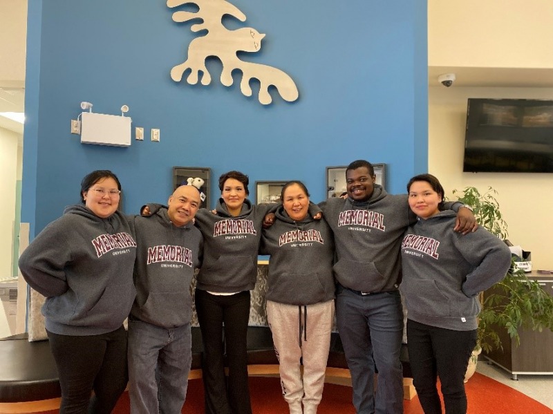 L-R: Anna Wolki, Larrie Soberano, Vanessa Totalik, Linda Uvilluk, Charles Zikalala, & Pauline Pauloosie (Nunavut Arctic College, New Kitikmeot Campus Cultural Area)