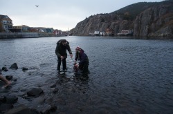 MUN students in the field